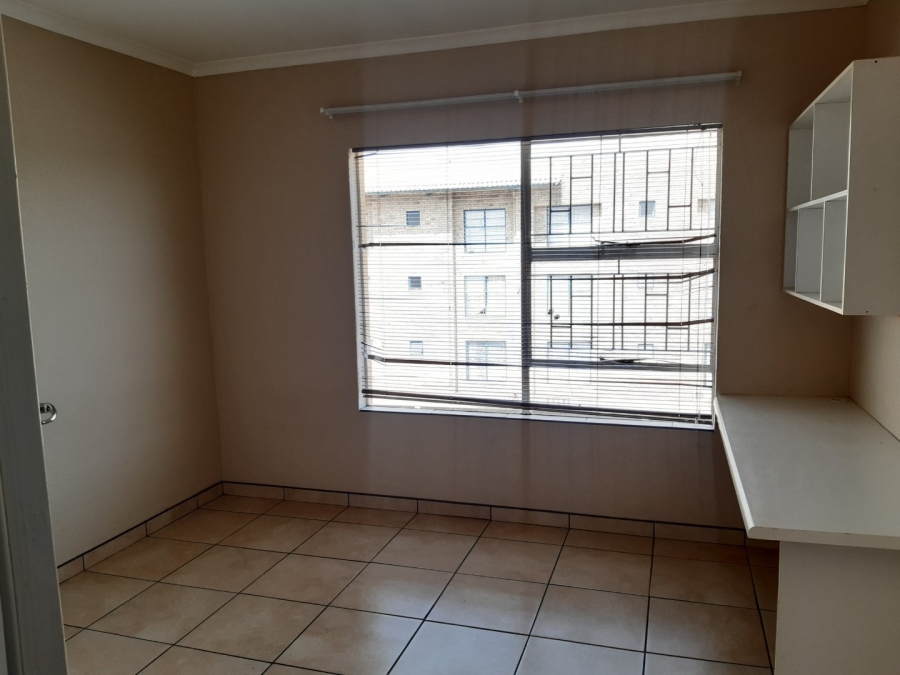 1 Bedroom Property for Sale in Kannoniers Park North West